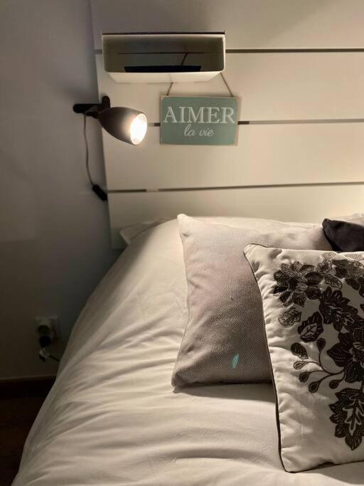 Bed In The City - Appart'Hotel - Historical Center บาเยอ ภายนอก รูปภาพ